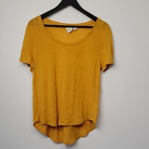 C & C CALIFORNIA WOMEN'S SHORT SLEEVE LINEN HIGH LOW TOP